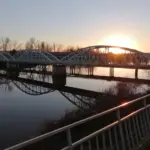 Puente modernista de Coria sobre el río Alagón al atardecer (Cáceres)
