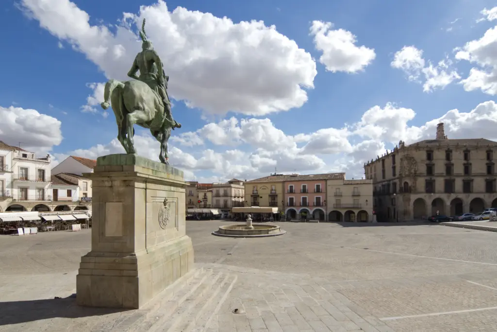 Estatua ecuestre de Pizarro en la Plaza Mayor de Trujillo (Cáceres)