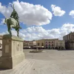 Estatua ecuestre de Pizarro en la Plaza Mayor de Trujillo (Cáceres)